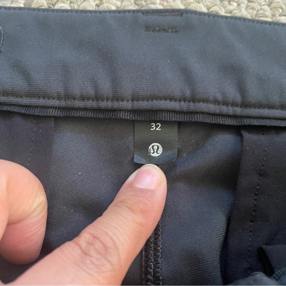 Lululemon Men’s pants - Picture 3 of 5
